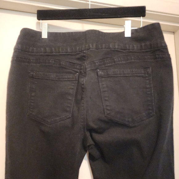 Style & Co Boot Leg Jean - Picture 10 of 13